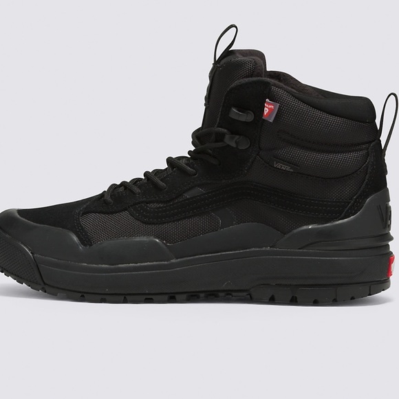 Vans Men’s Ultrarange Exo
Black/Black
VN0A4BVSBKA
Boots Sneakers - Picture 14 of 16